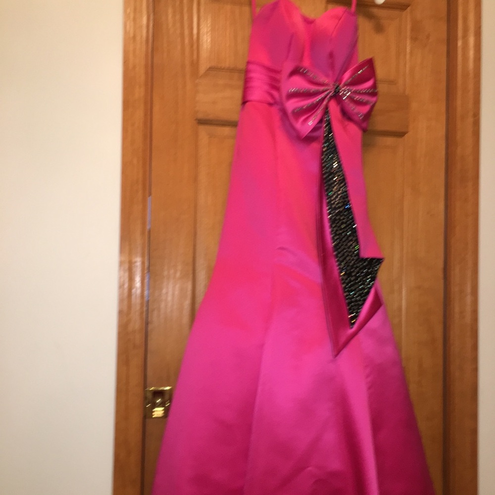 Hot pink mermaid Prom Dress, Size 2 only worn once